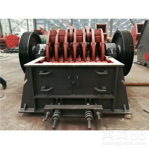 液壓開箱破碎機 內蒙古烏海禾輝機械的便捷操作與移動式優勢